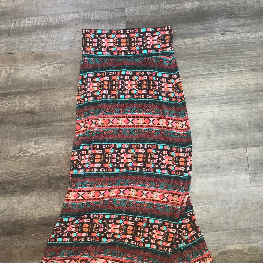 Tribal Print Maxi Skirt NWOT